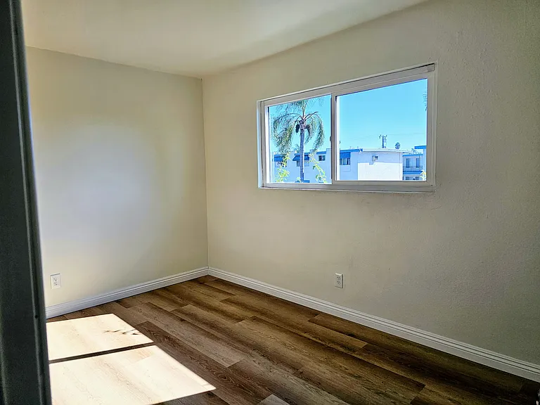 12511 Sunswept Ave #4 — Photo 3