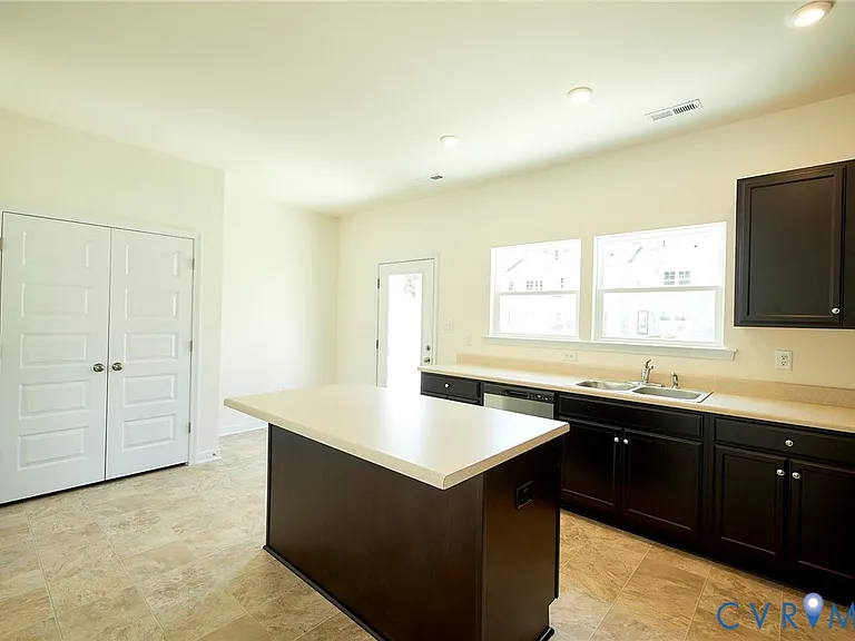 214 Greenpark Rd — Photo 13