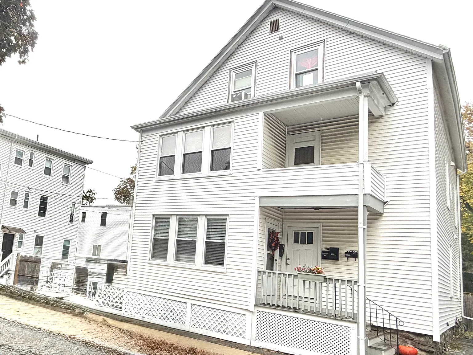 2 bed, 1062 sqft, $2,350 — Photo 1