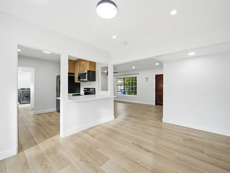 Living / Kitchen