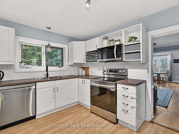 3rd image of 3 Cora St E