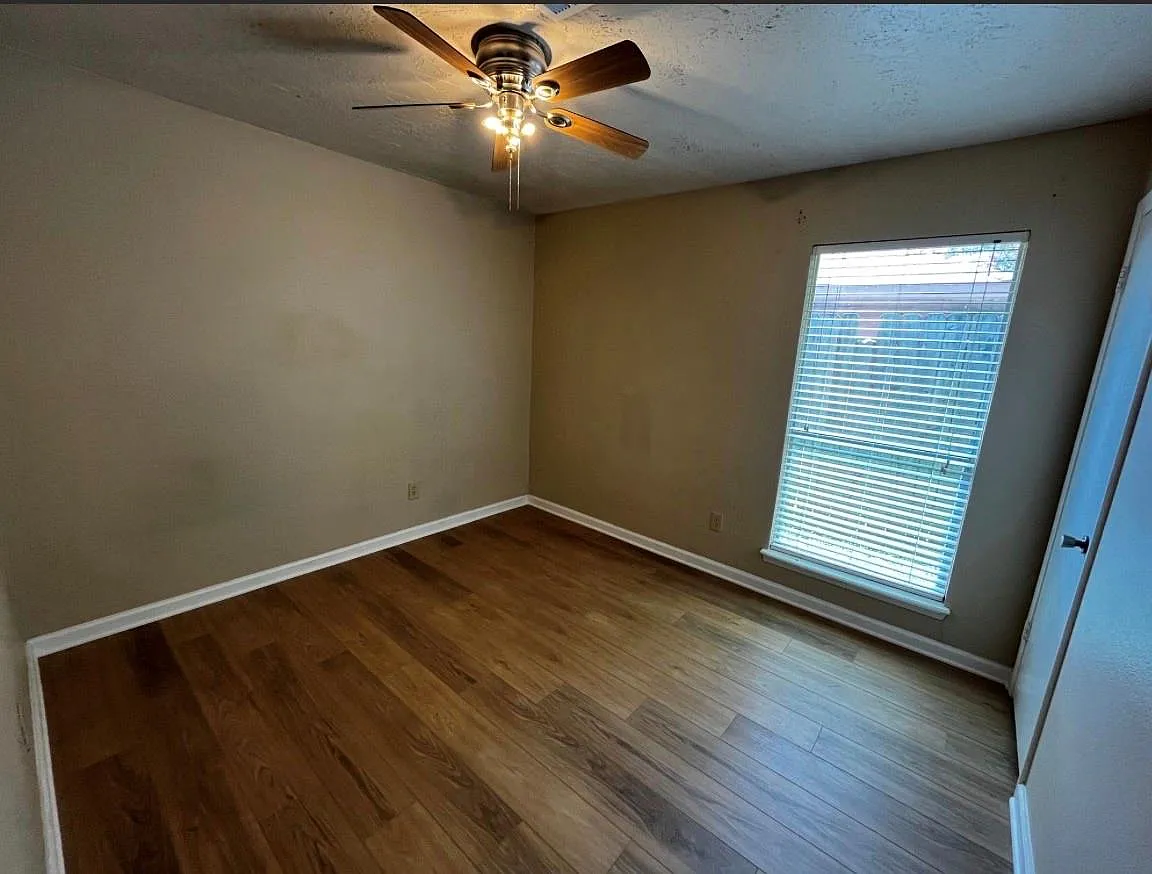 3 bed, 2.0 bath, 1238 sqft, $1,350 — Photo 4