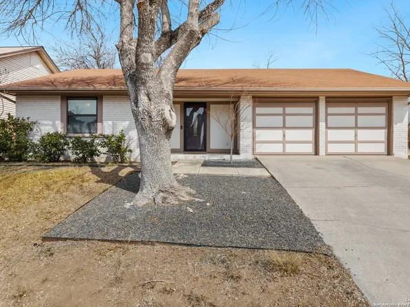 6011 WALKING GAIT DR, San Antonio, TX 78240