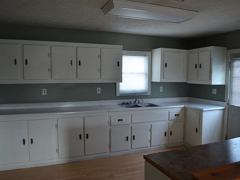 1401 N 5th Ave — Photo 3