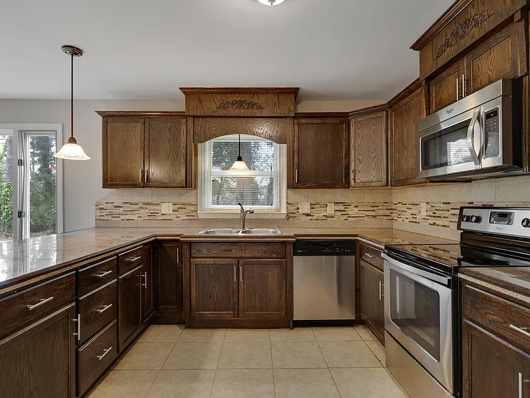 7558 Jennings Ln — Photo 13
