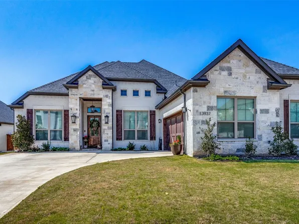 13937 E Riviera Dr, Burleson, TX 76028