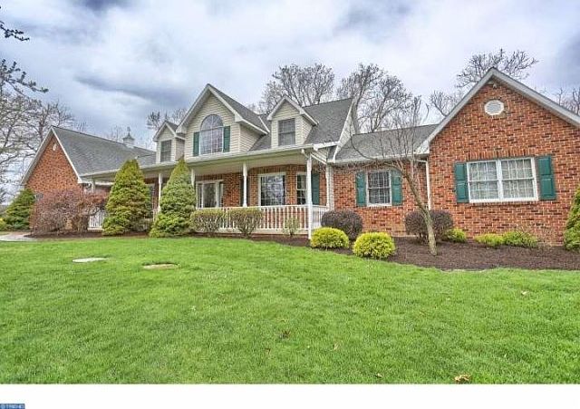 1st image of 116 Fox Hill Dr
