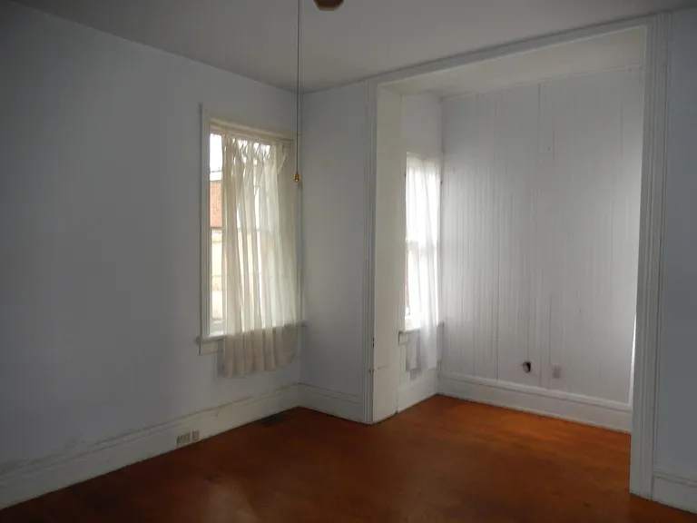 106 S Pine St — Photo 7