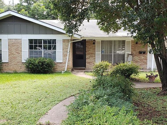 2nd image of 1307 Radcliff Dr #A