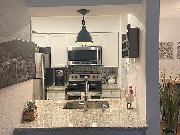5th image of 3240 Donnelly Cir #1110