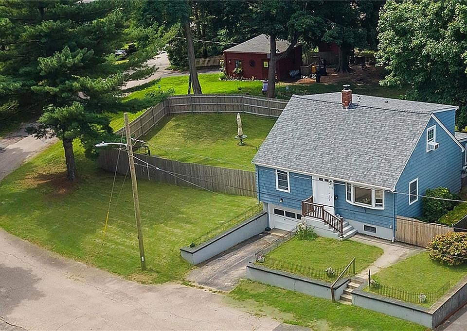 1st image of 253 Arnold St