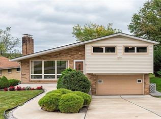234 McCartney Dr, Coraopolis, PA 15108