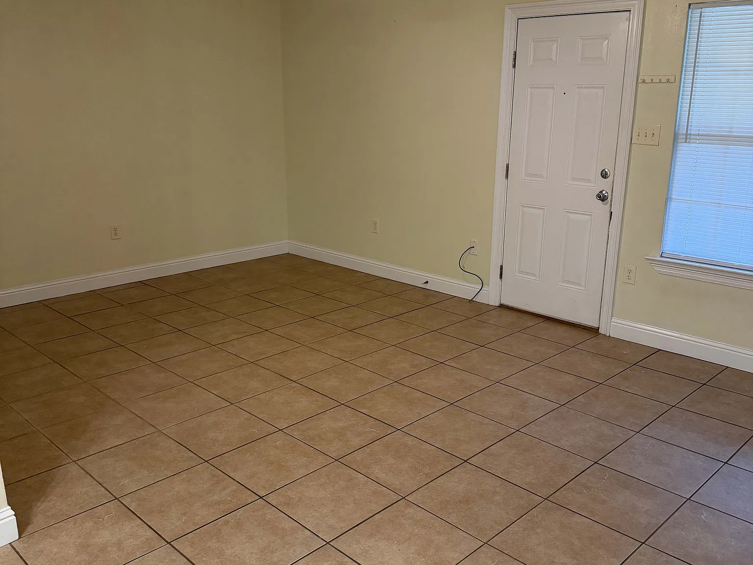 3 bed, 1840 sqft, $1,500 — Photo 4
