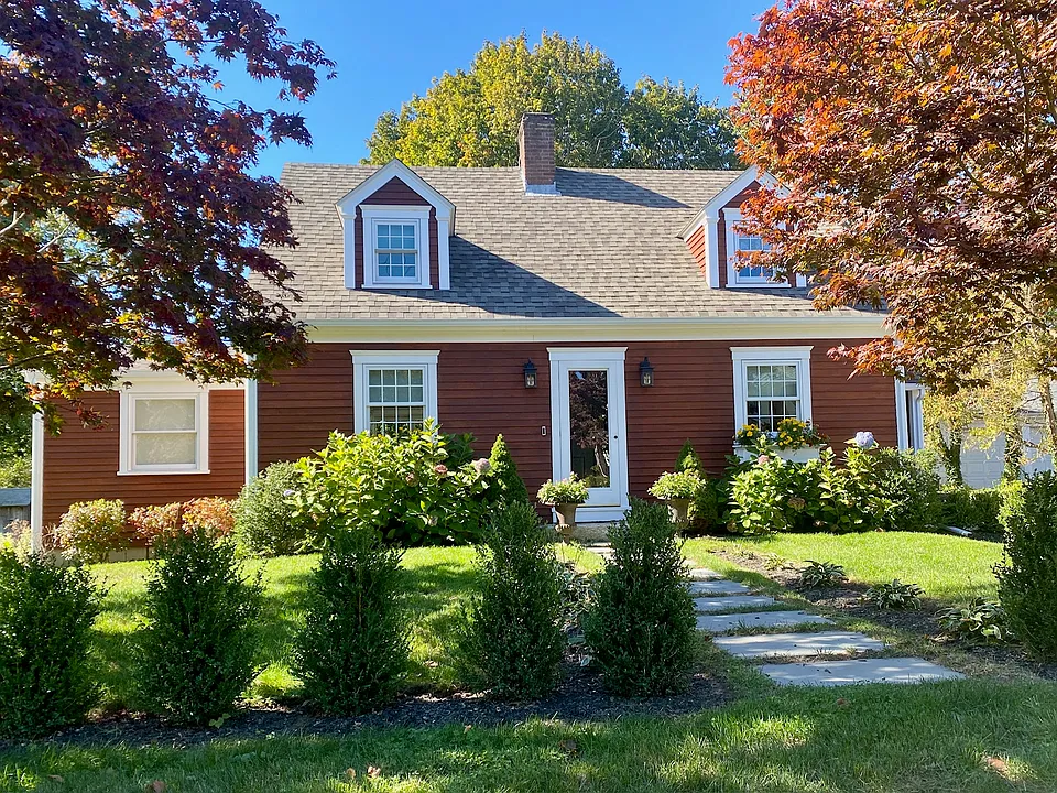 10 N Pleasant St