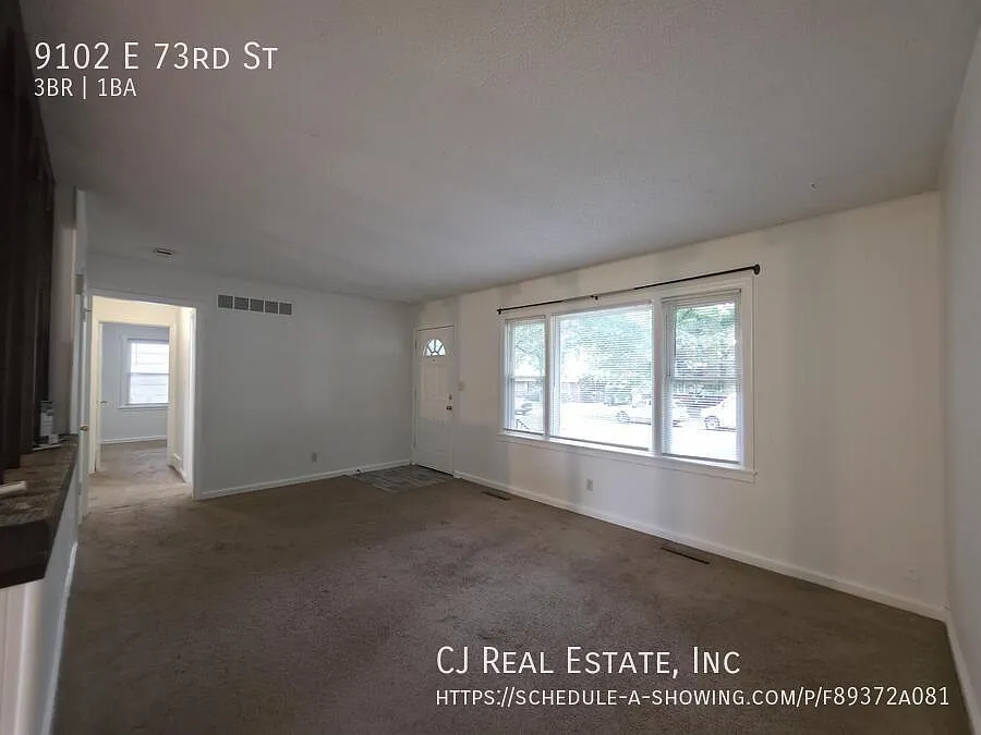 3 bed, $1,390 — Photo 2