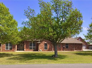 208 Scottie Dr, Tuttle, OK 73089