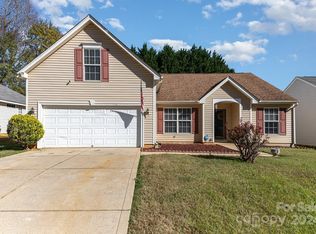 10644 Gold Pan Rd, Charlotte, NC 28215