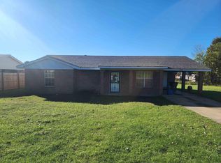 2628 Red Haven Dr, Forrest City, AR 72335