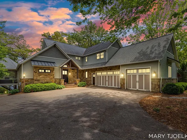 3516 Goodwood Dr SE, Grand Rapids, MI 49546