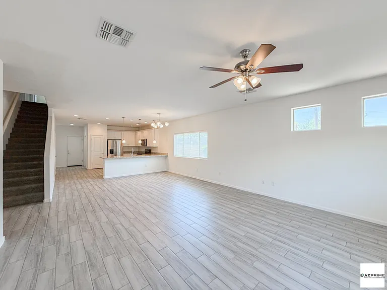 1741 W Pollack St — Photo 5