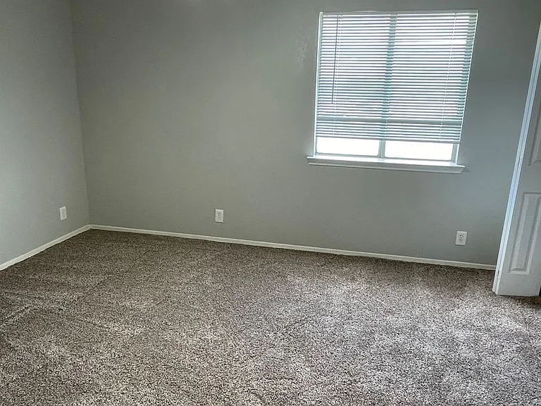 724 S Welch St #12 — Photo 8