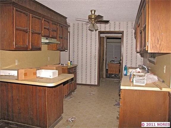5th image of 2707 S 138th Ave E