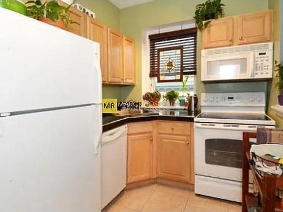 2nd image of 1427 Commonwealth Ave APT 502