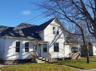 1814 Clark St, Manitowoc, WI 54220
