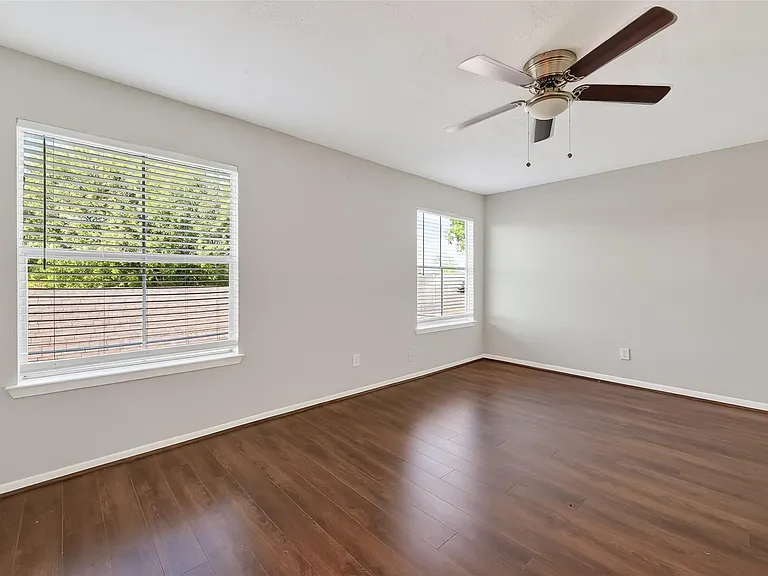 8646 Maplecrest Dr — Photo 28