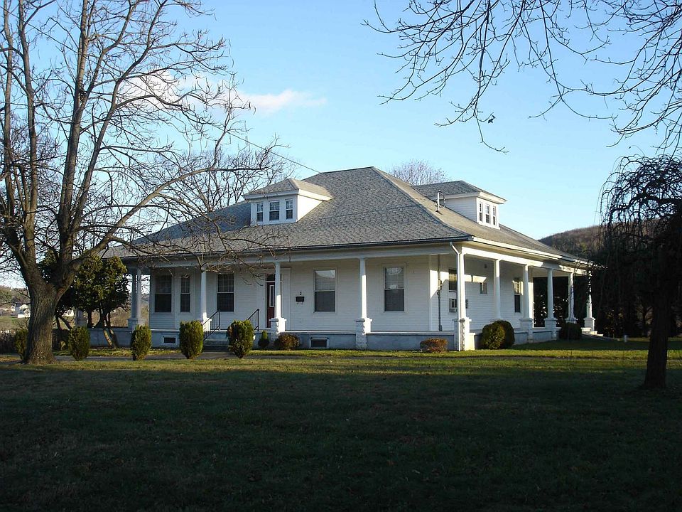Front View From Lentz Ave