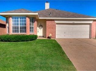 8704 Rainy Lake Dr, Fort Worth, TX 76244