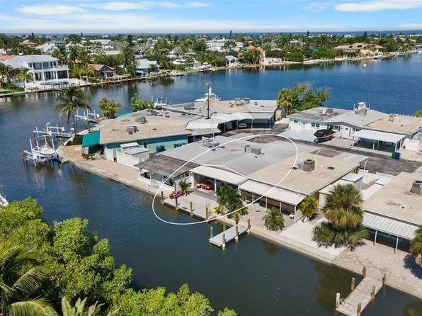 26 Seaside Ct, Holmes Beach, FL 34217