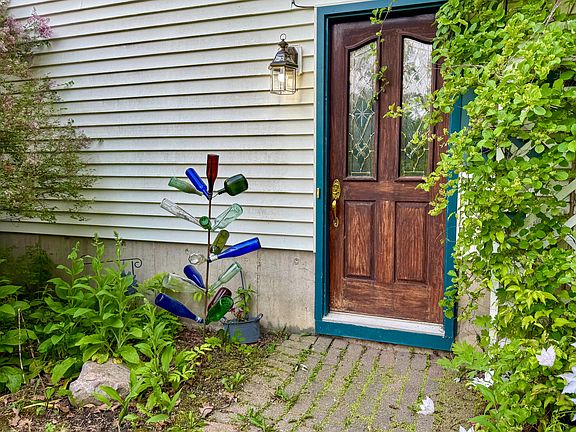 4th image of 211 Hinckley Hill Road