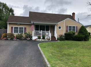 707 Hyman Ave, West Islip, NY 11795