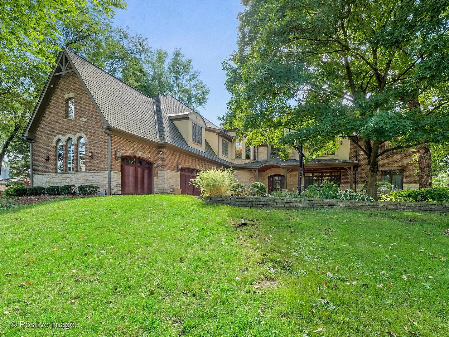 1 Camelot Dr photo 1