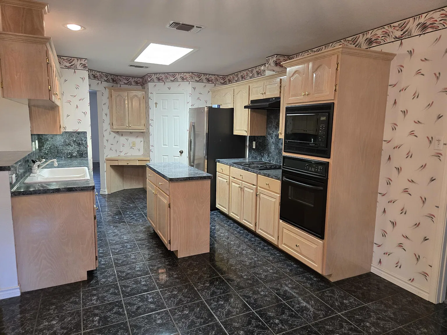 3 bed, 1489 sqft, $1,595 — Photo 4