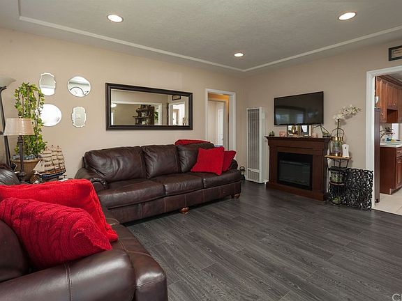 5th image of 5858 Adenmoor Ave