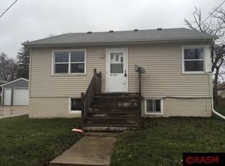 605 4th St SW, Waseca, MN 56093