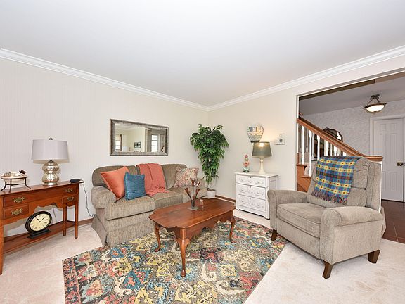 5th image of 17955 Knoll Ct