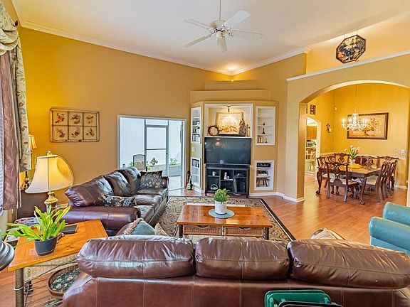 3rd image of 13385 Lake Turnberry Cir