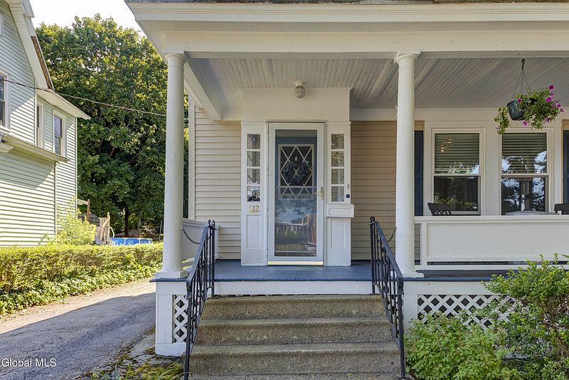3rd image of 212 S Melcher Street