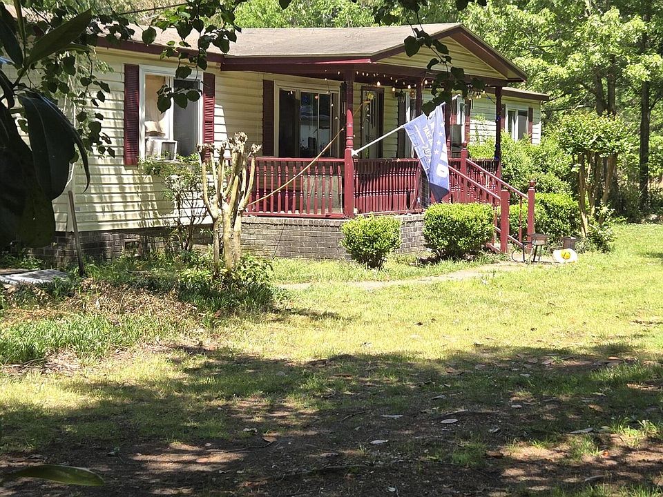 1st image of 122 N Main St