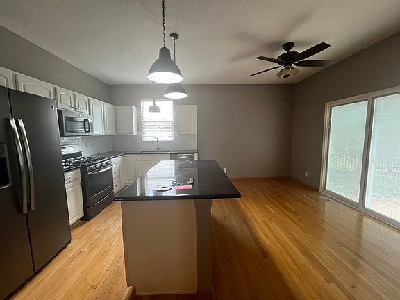 Kitchen & dining.