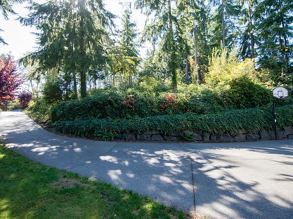 3rd image of 5821 164th St SW