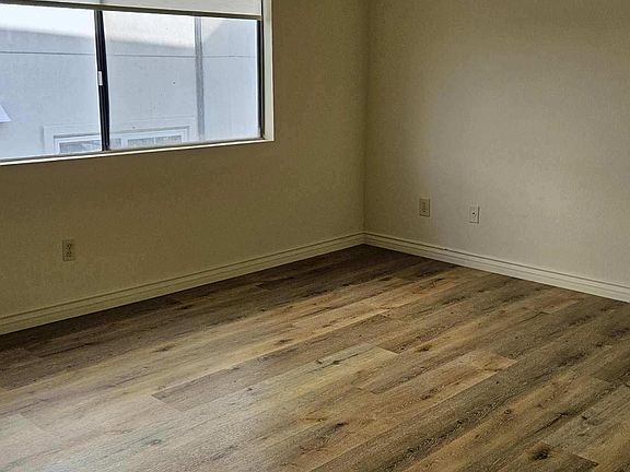 5th image of 13304 Valleyheart Dr #208