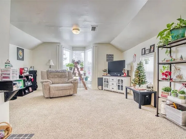516 E Grand River Ave #2 — Photo 7