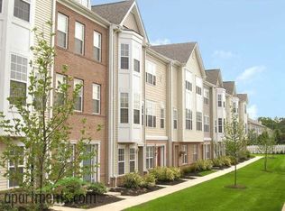 5 Grobelny Dr, Parlin, NJ 08859