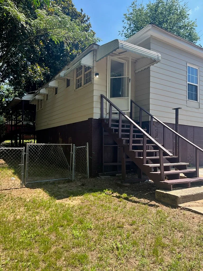 1 Birch St — Photo 3