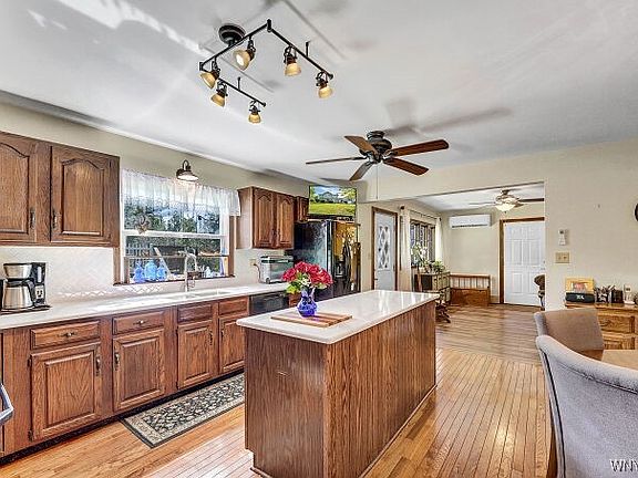 2nd image of 2511 March Rd