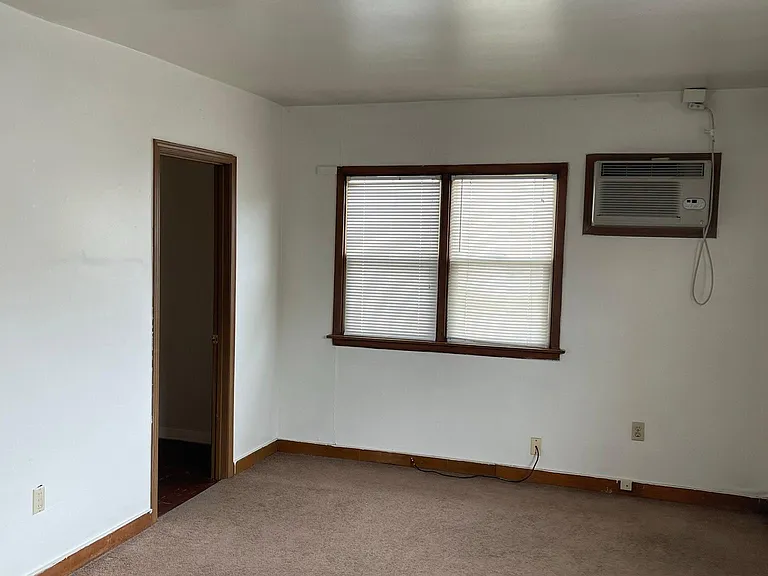 509 S Linn St #4 — Photo 5